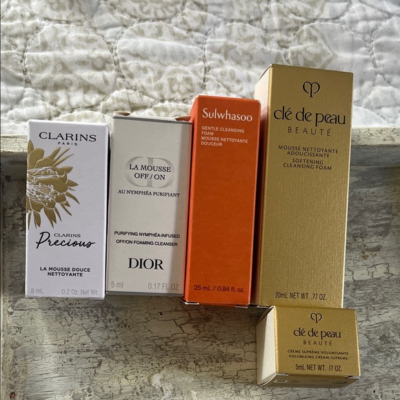 Clarins Skincare Essentials Set in Red and White - Picture 4 of 6